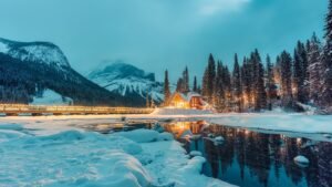 Read more about the article Cozy Winter Getaways In The US: Finding Your Perfect Cold-Weather Escape