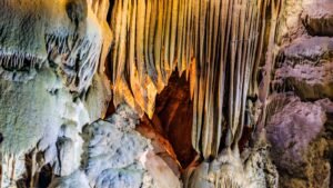 Read more about the article Caves In America: Hidden Underground Wonders