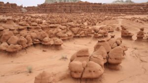 Read more about the article Goblin Valley Camping: Your Gateway To Utah’s Alien Oasis